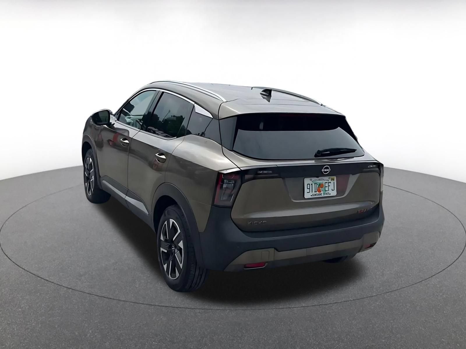Used 2026 Nissan Kicks SR AWD/4WD image 10