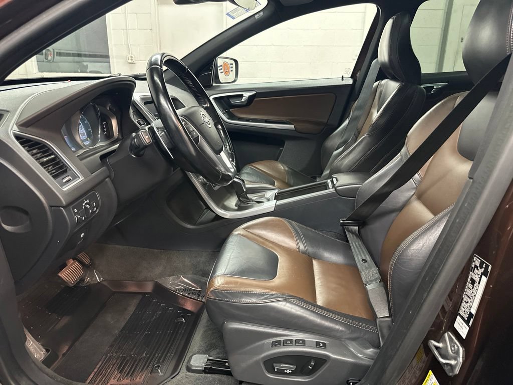 Used 2015 Volvo XC60 T6 AWD/4WD image 19