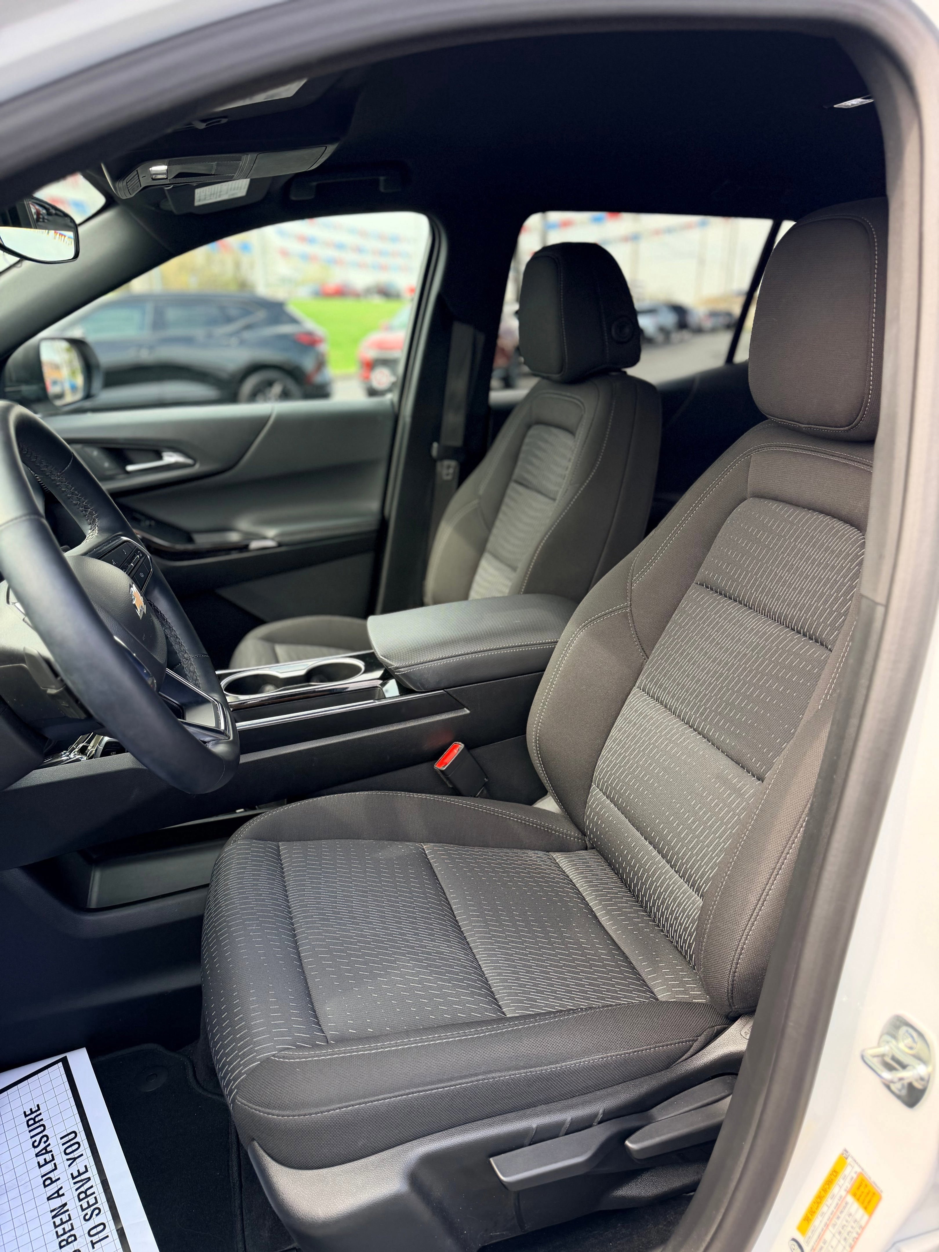 Used 2025 Chevrolet Equinox LT image 11