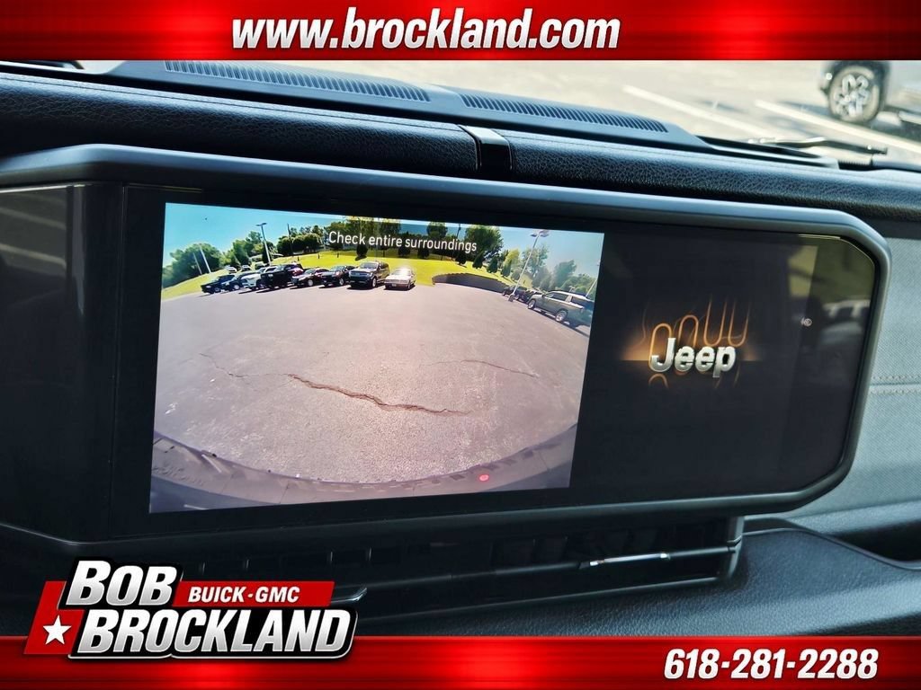 Used 2024 Jeep Wrangler Unlimited AWD/4WD image 29