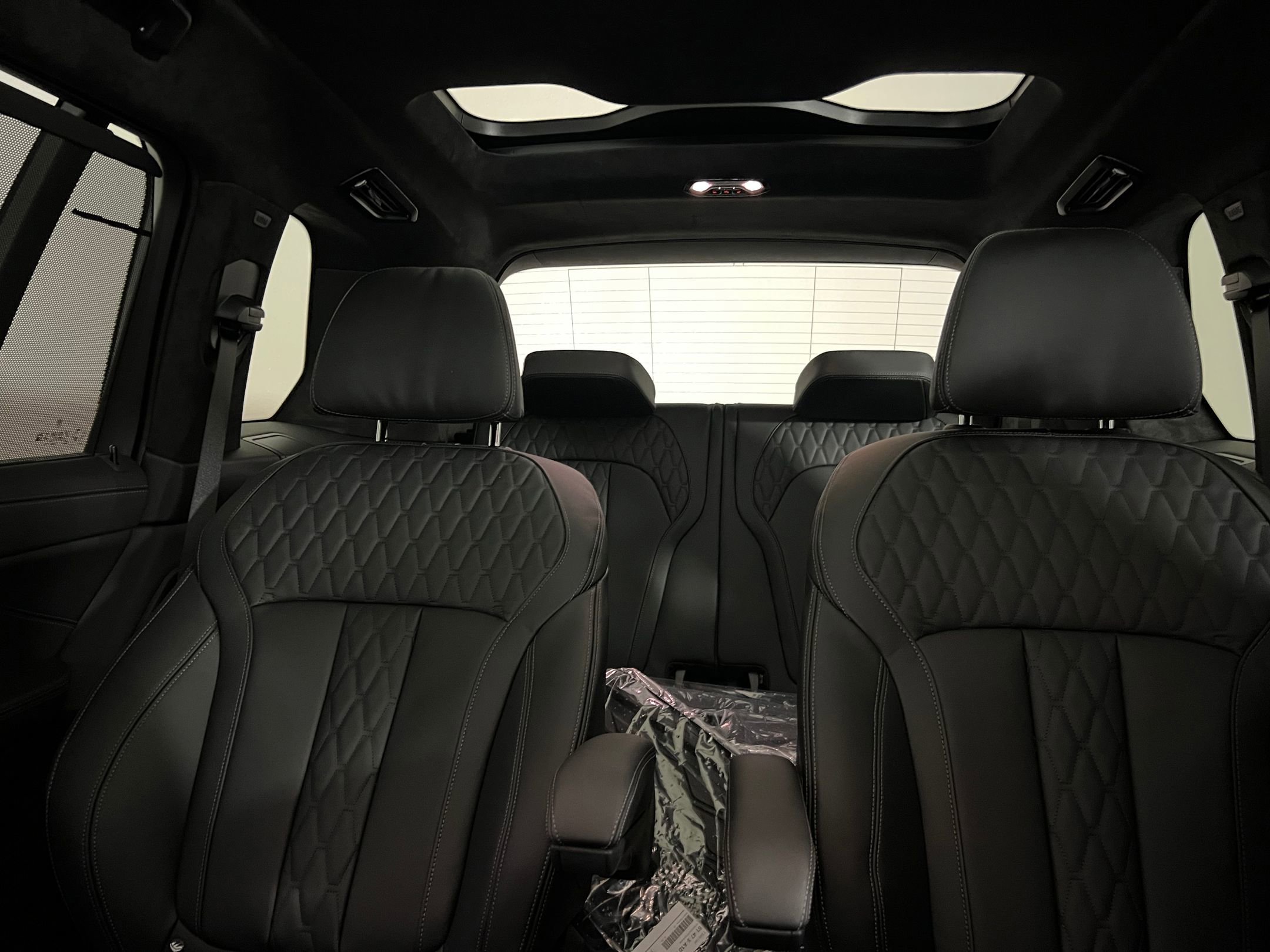 New 2026 BMW X7 M60i image 32