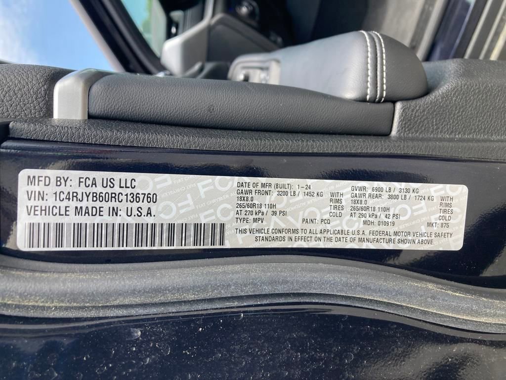 New 2024 Jeep Grand Cherokee Limited 4xe w/ Luxury Tech Group II image 30