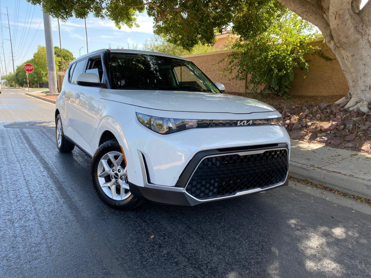 Used 2025 Kia Soul LX w/ LX Technology Package FWD image 4