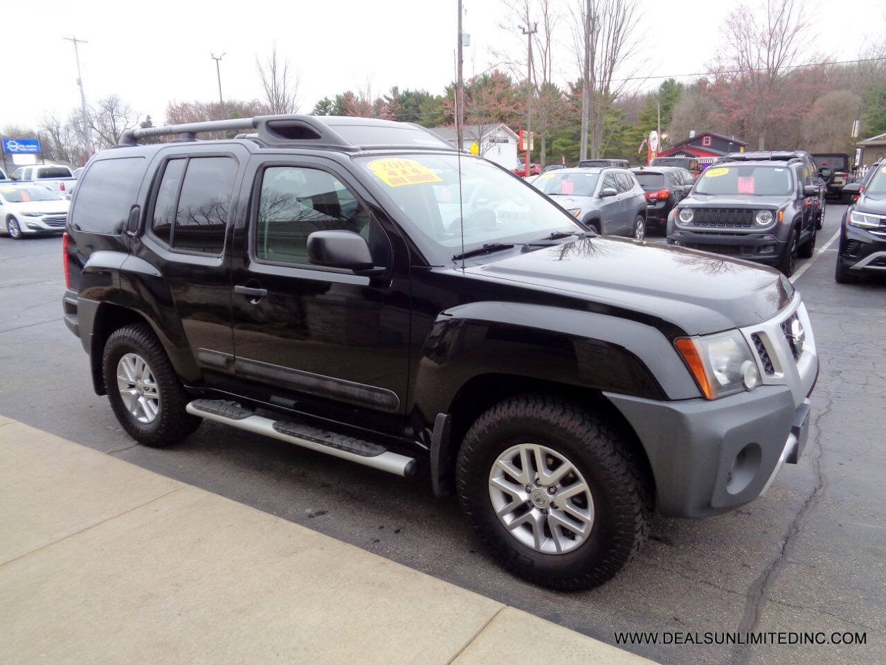 Used 2014 Nissan Xterra S AWD/4WD image 2