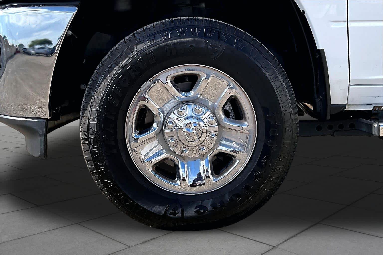 Used 2026 RAM 2500 Tradesman w/ Chrome Appearance Group AWD/4WD image 11