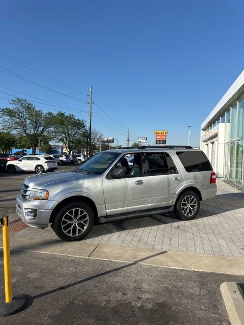 Used 2017 Ford Expedition XLT w/ Equipment Group 202A RWD image 15