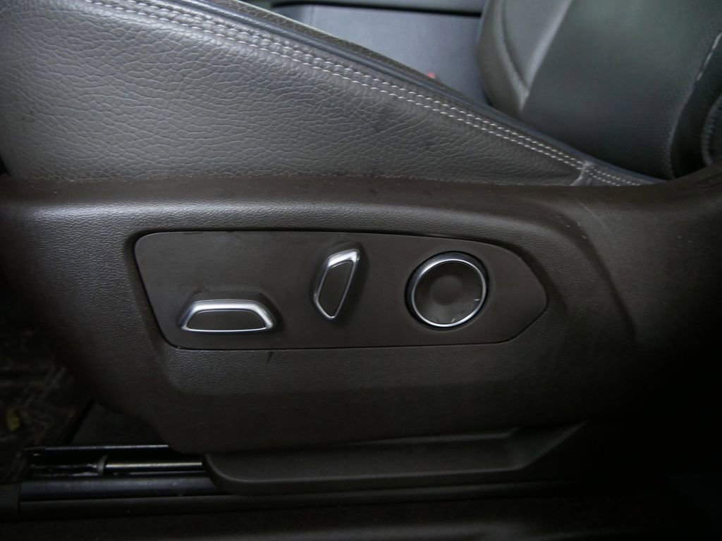 Used 2021 GMC Yukon Denali w/ Denali Ultimate Package image 17