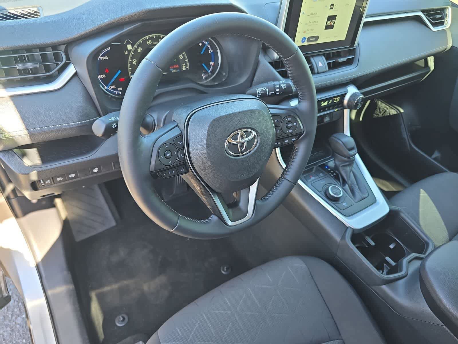 Used 2025 Toyota RAV4 XLE w/ Weather Package AWD/4WD image 16