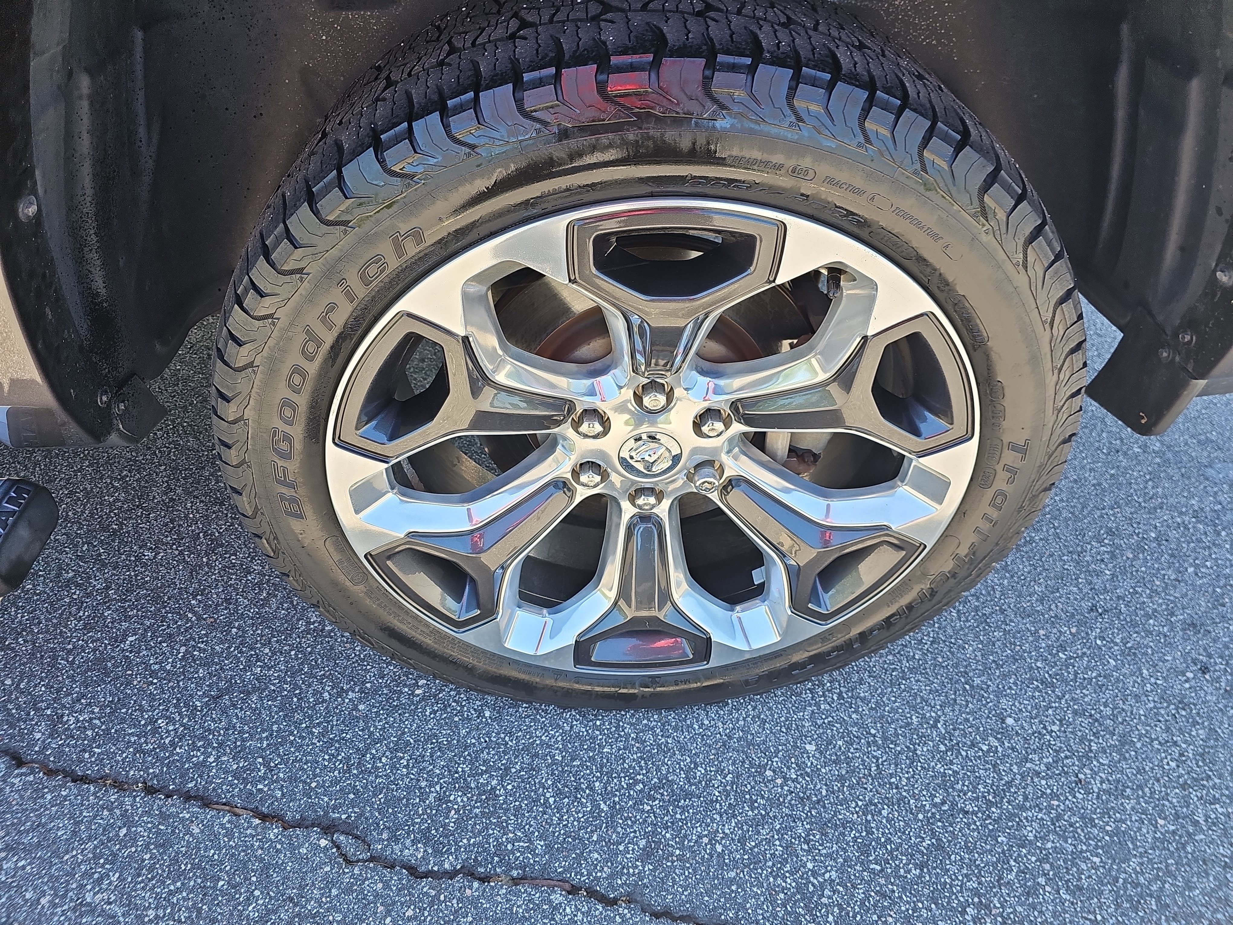 Used 2019 RAM 1500 Laramie AWD/4WD image 31