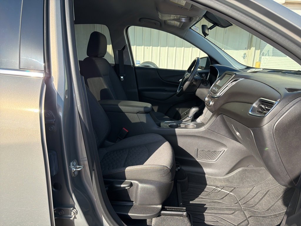 Used 2018 Chevrolet Equinox LT image 18