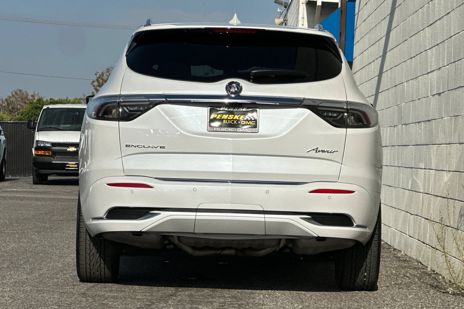 Certified 2024 Buick Enclave Avenir FWD image 5
