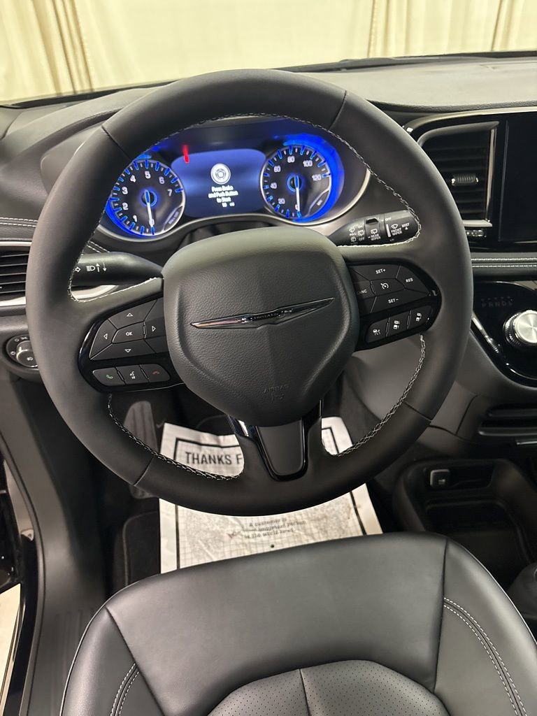 New 2026 Chrysler Pacifica Select w/ S Appearance Package image 11