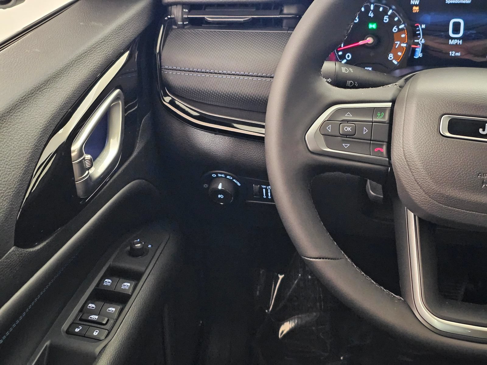 New 2026 Jeep Compass Latitude AWD/4WD image 19