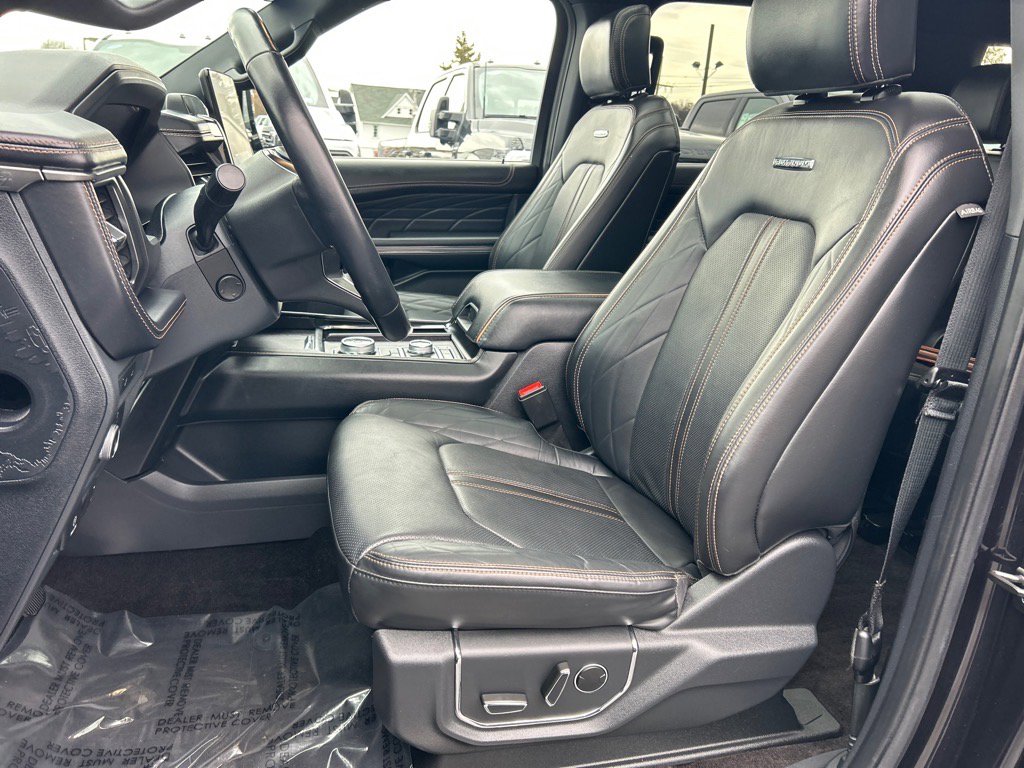 Used 2022 Ford Expedition Platinum image 10