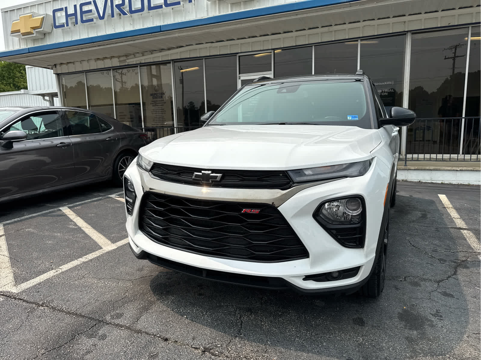 Used 2023 Chevrolet TrailBlazer RS w/ Sun and Liftgate Package AWD/4WD image 4