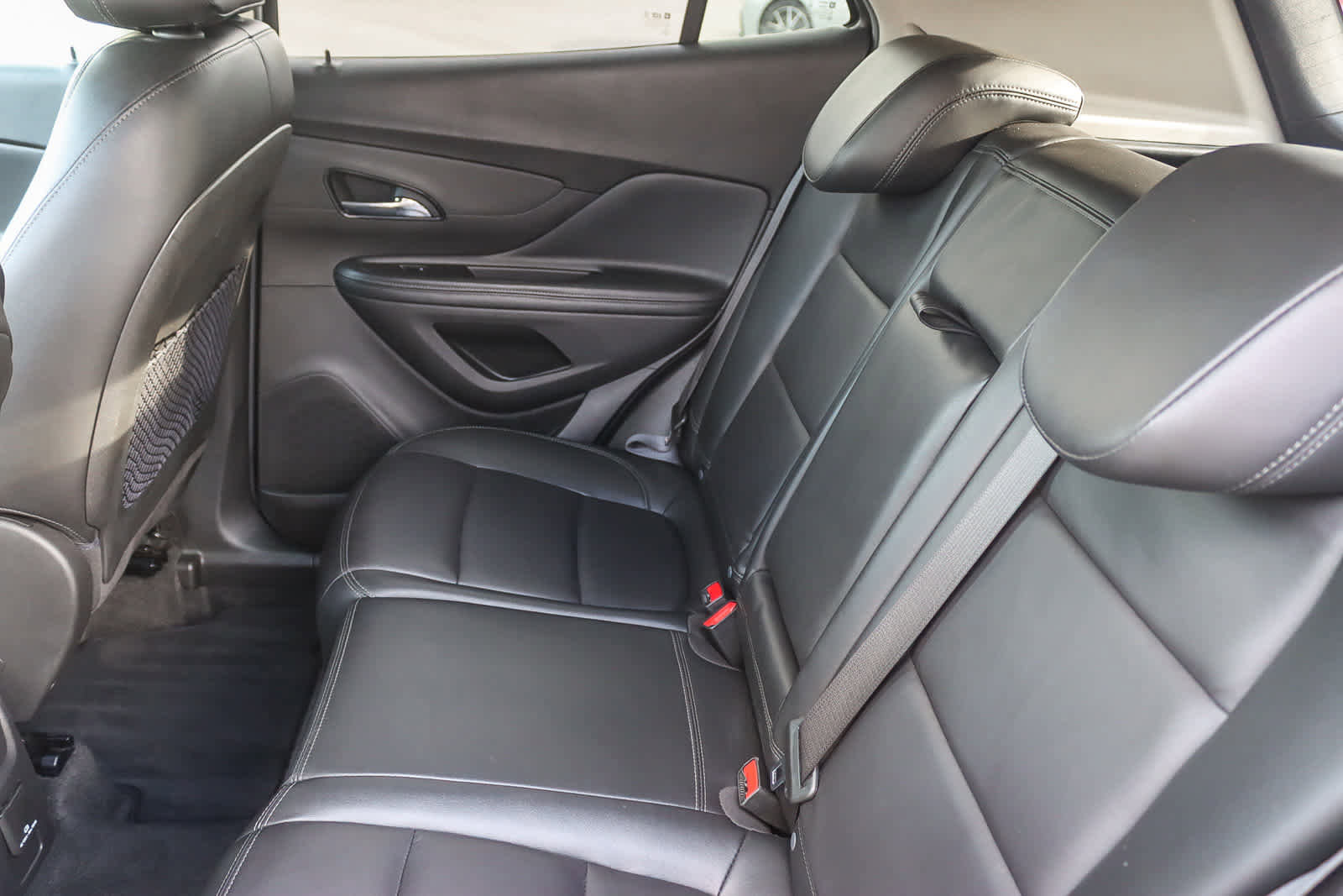 Used 2019 Buick Encore Essence image 18