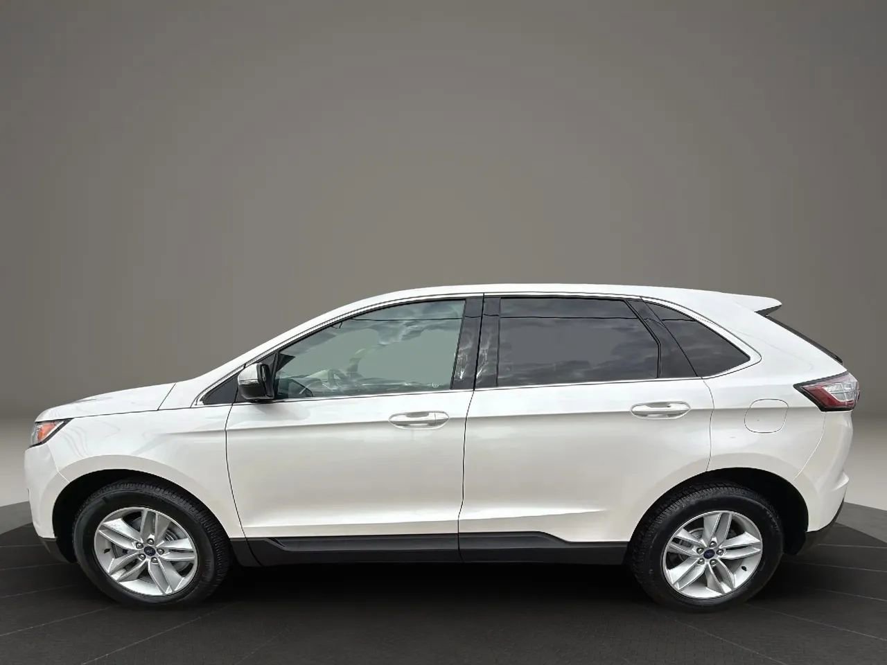 Used 2018 Ford Edge SEL w/ Equipment Group 201A image 8