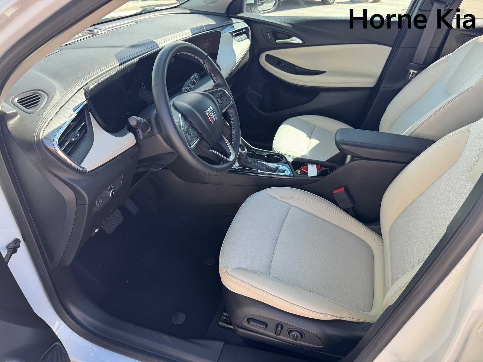 Used 2024 Buick Encore GX Preferred w/ Comfort Package FWD image 9