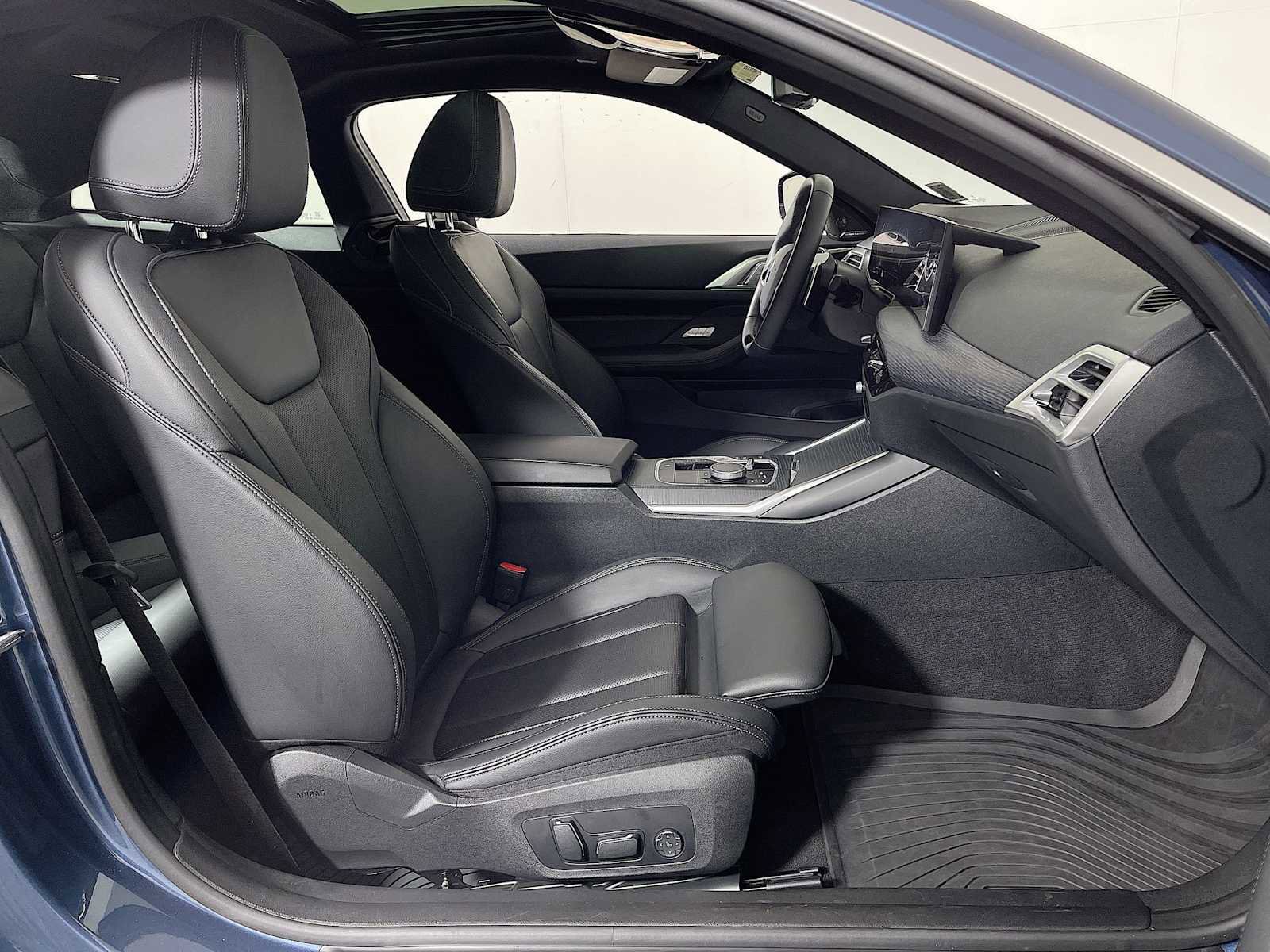 Used 2025 BMW 430i xDrive Coupe w/ Convenience Package image 23