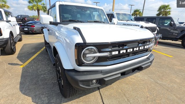 Used 2026 Ford Bronco Outer Banks AWD/4WD image 1