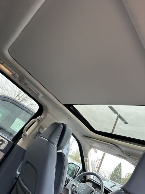 Used 2020 Lincoln Navigator Black Label w/ Cargo Convenience Package image 7