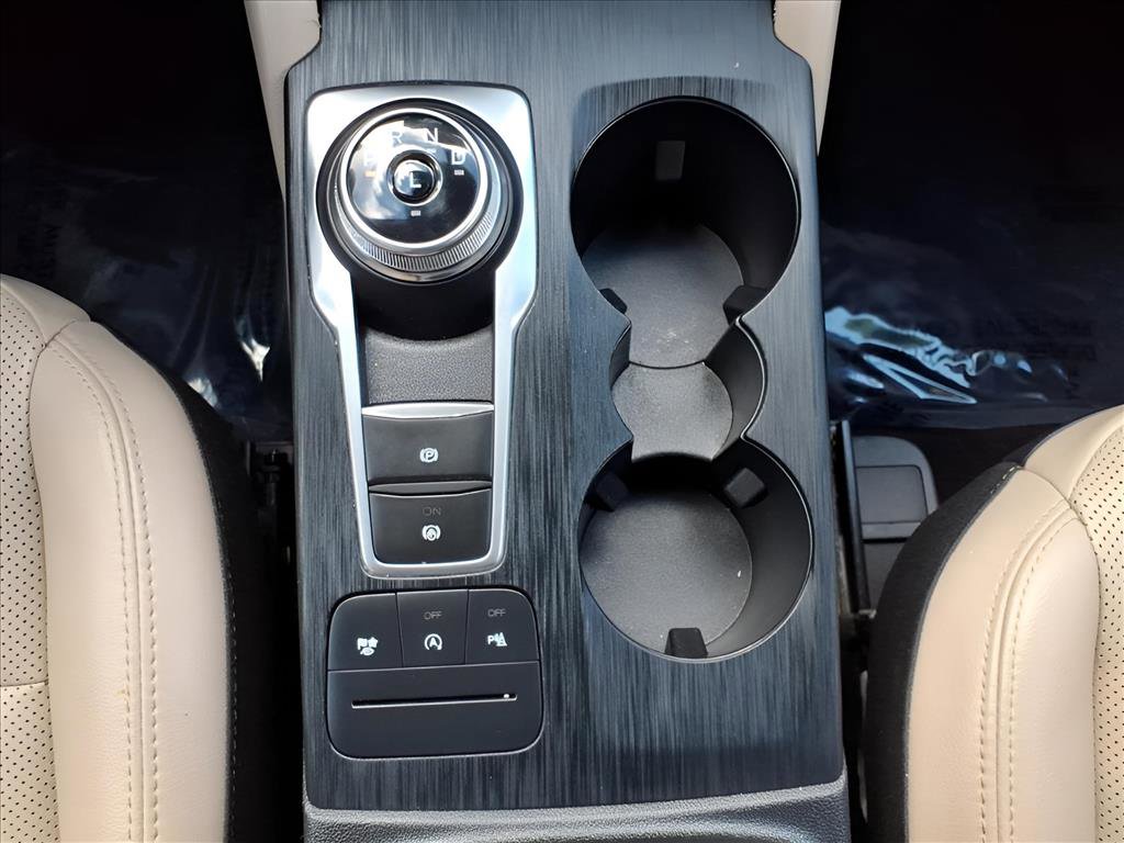 Used 2022 Ford Escape Titanium image 12