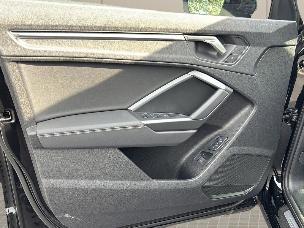 Used 2024 Audi Q3 2.0T Premium Plus image 16