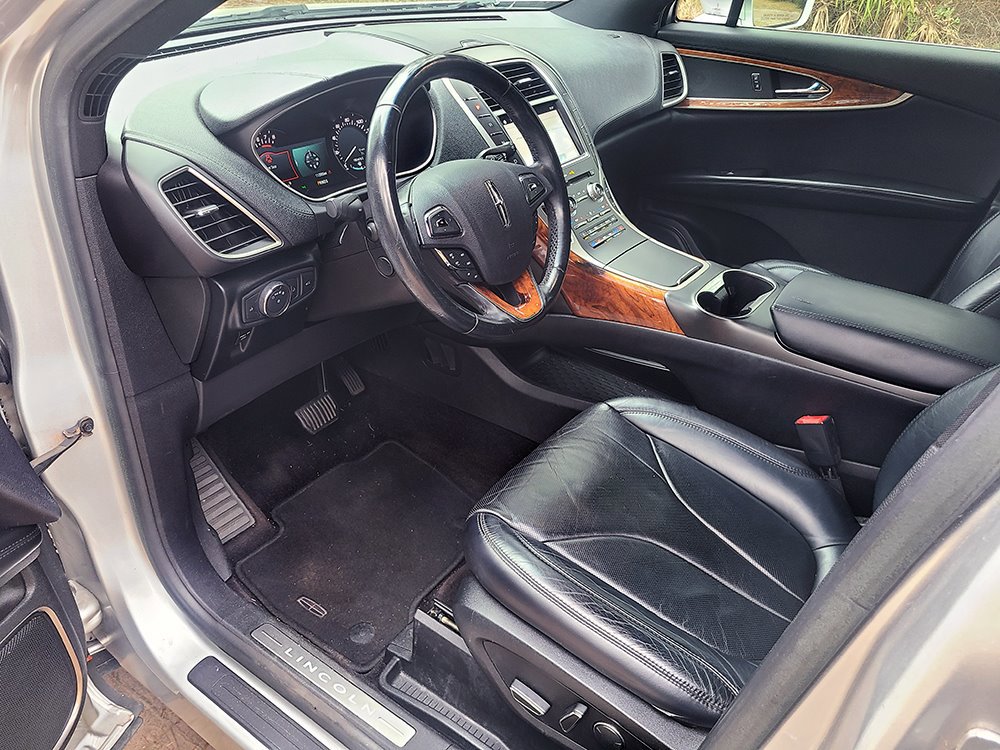 Used 2017 Lincoln MKX Reserve image 13