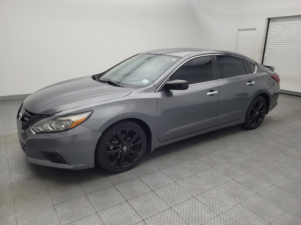 Used 2018 Nissan Altima 2.5 SR w/ SR Midnight Edition FWD image 2