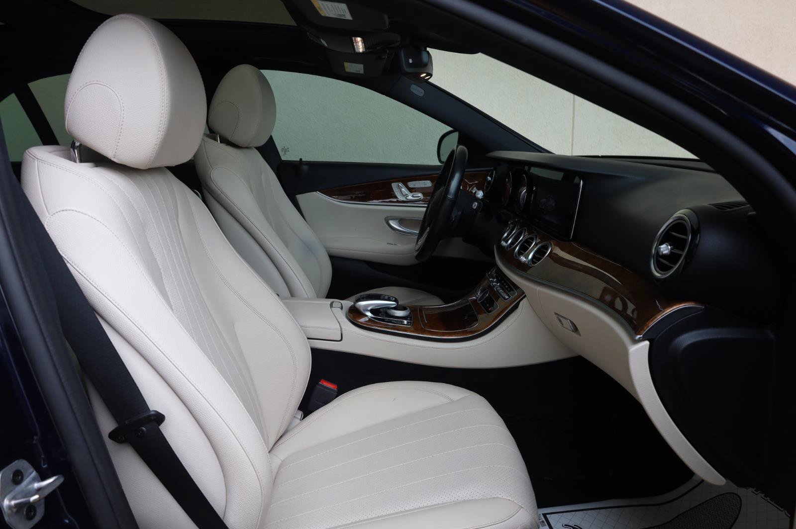 Used 2019 Mercedes-Benz E 300 4MATIC image 30