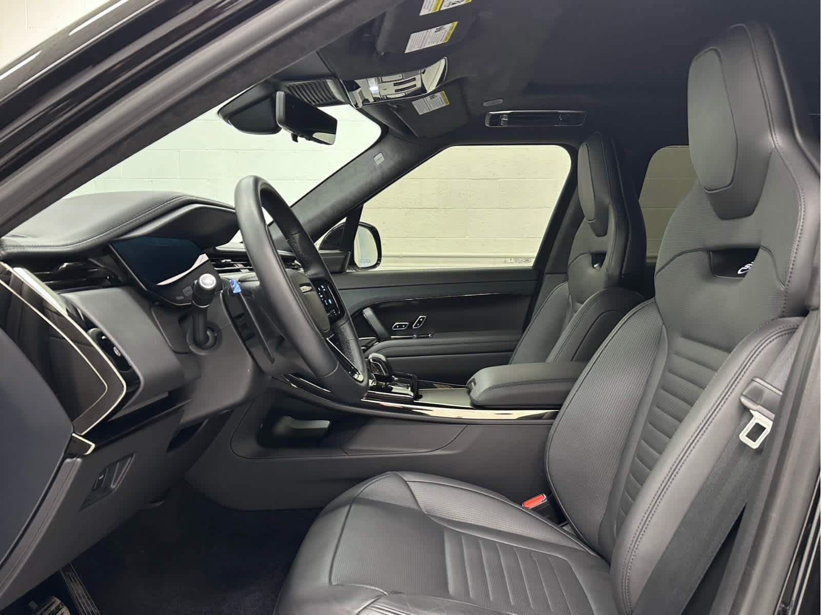 Used 2024 Land Rover Range Rover Sport image 11