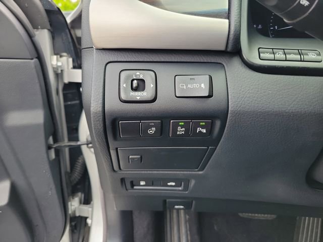 Used 2015 Lexus LS 460 w/ Comfort Package RWD image 13