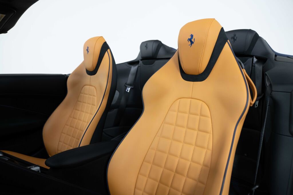 Used 2024 Ferrari Roma Spider image 30