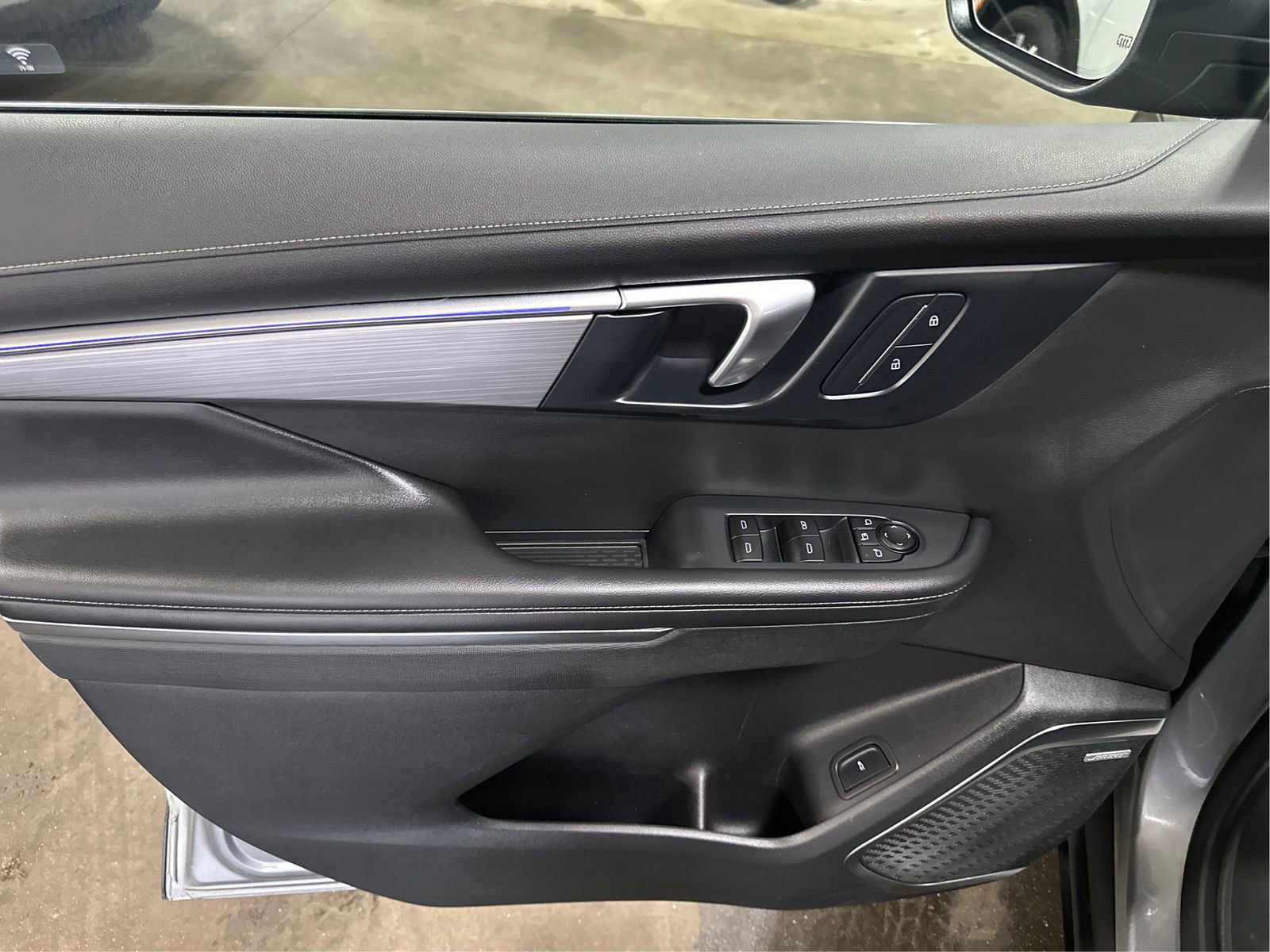 Certified 2025 Buick Enclave Preferred AWD/4WD image 20