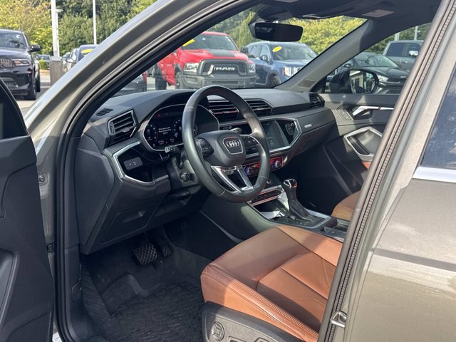 Used 2021 Audi Q3 2.0T Premium Plus w/ Premium Plus Package AWD/4WD image 4