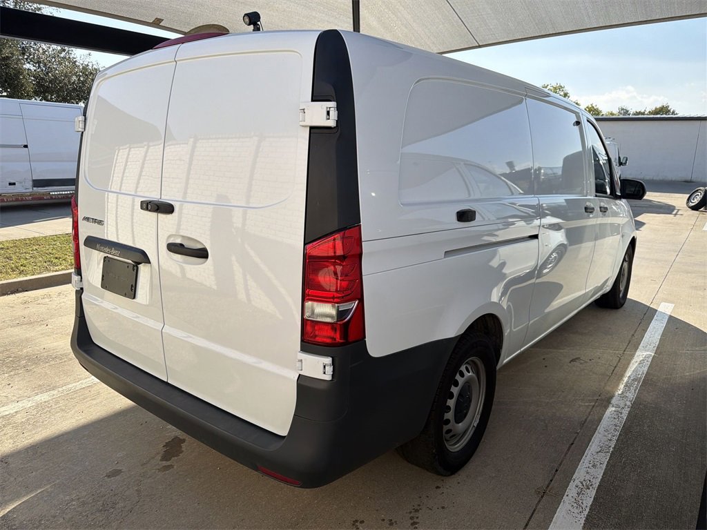 Used 2023 Mercedes-Benz Metris image 3