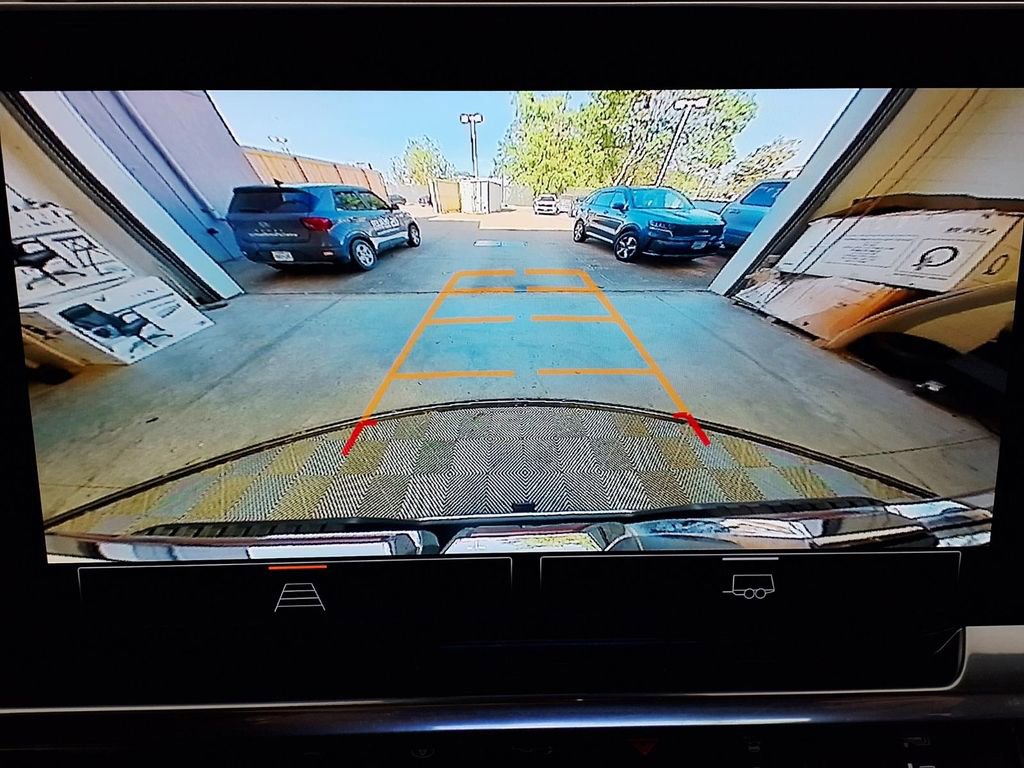 Used 2025 GMC Sierra 1500 SLT AWD/4WD image 14