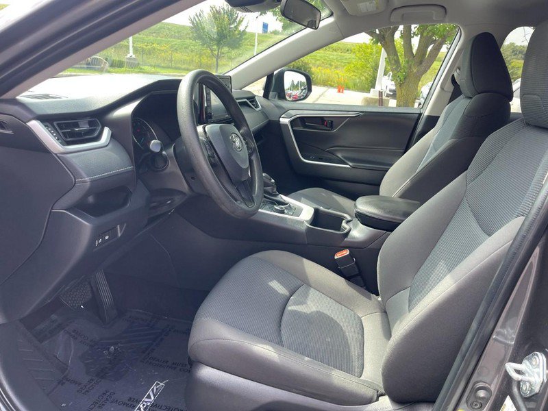 Used 2022 Toyota RAV4 LE AWD/4WD image 18