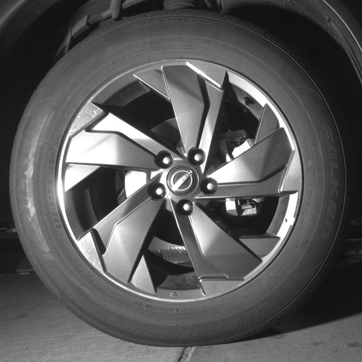 Used 2025 Nissan Rogue SV FWD image 13