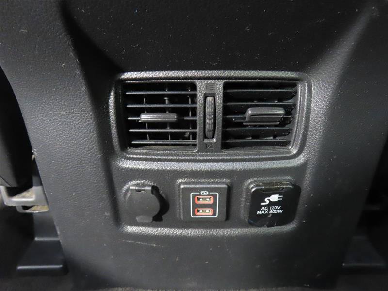 Used 2019 Nissan Titan SV w/ SV Convenience Package AWD/4WD image 33