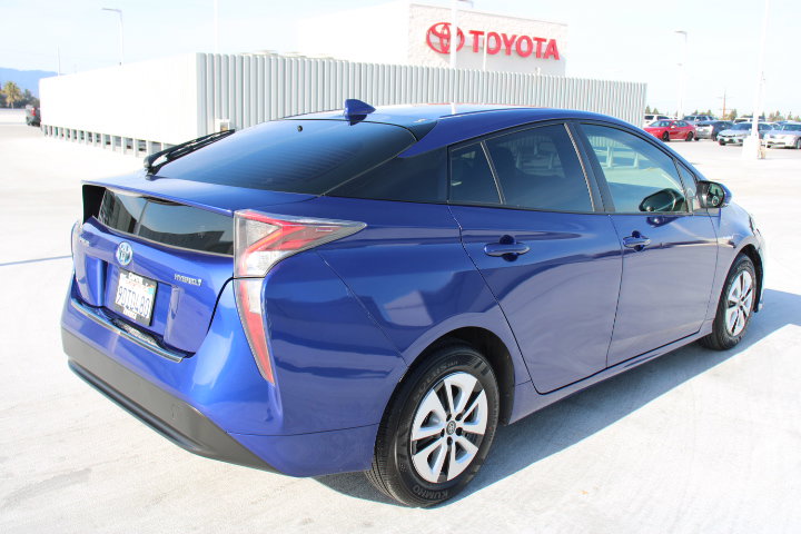 Used 2017 Toyota Prius Two image 3