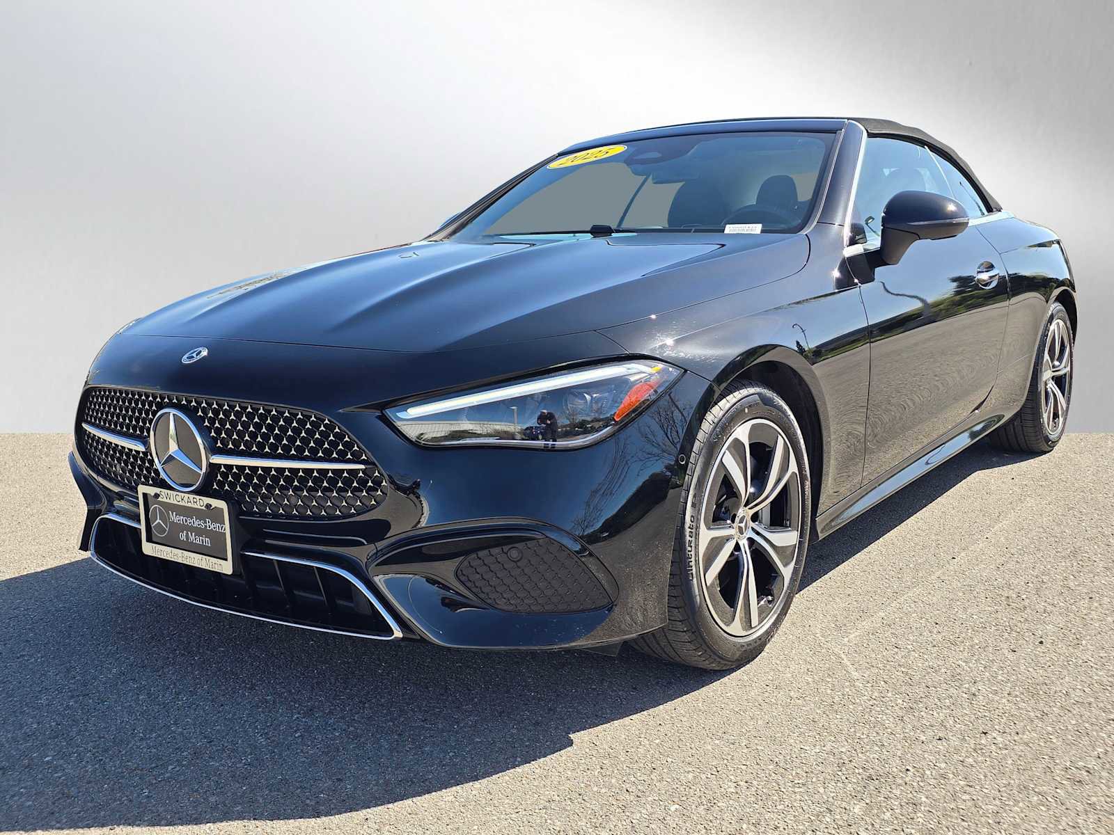 Used 2025 Mercedes-Benz CLE 300 4MATIC Cabriolet image 7