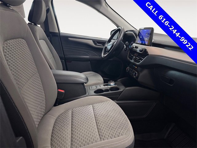 Used 2022 Ford Escape SE w/ Cold Weather Package image 21