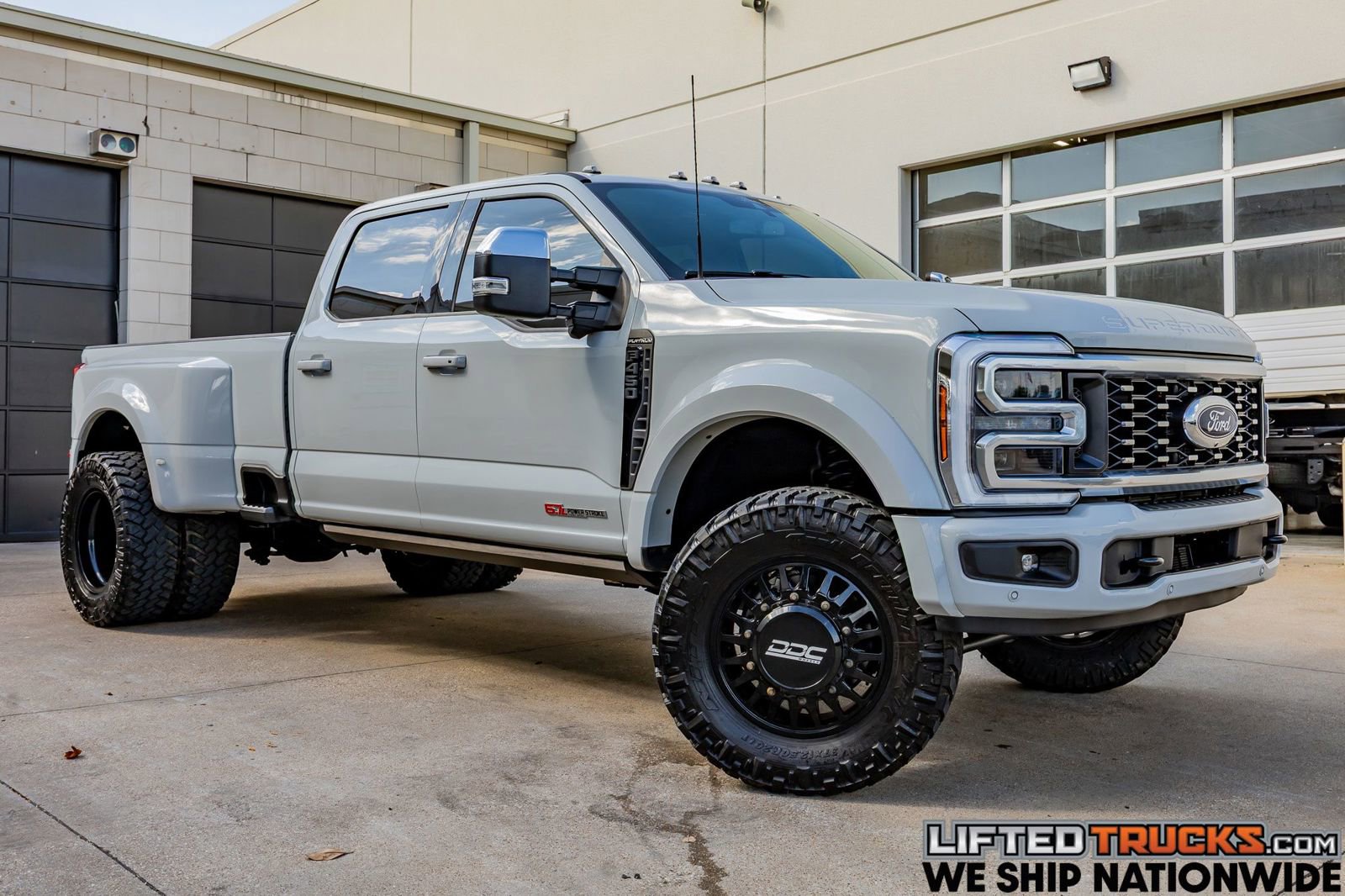 Used 2025 Ford F450 Platinum w/ FX4 Off-Road Package AWD/4WD image 1