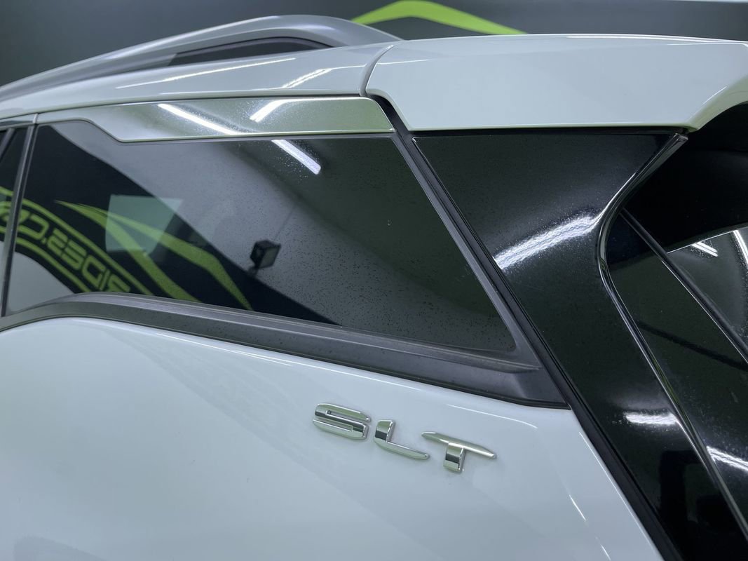 Used 2023 GMC Terrain SLT image 23