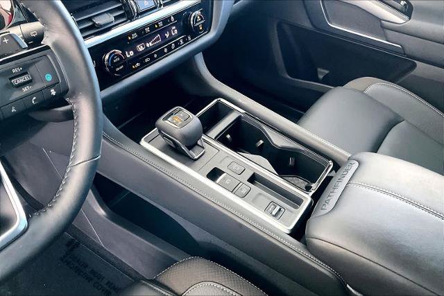 Certified 2025 Nissan Pathfinder SL FWD image 16