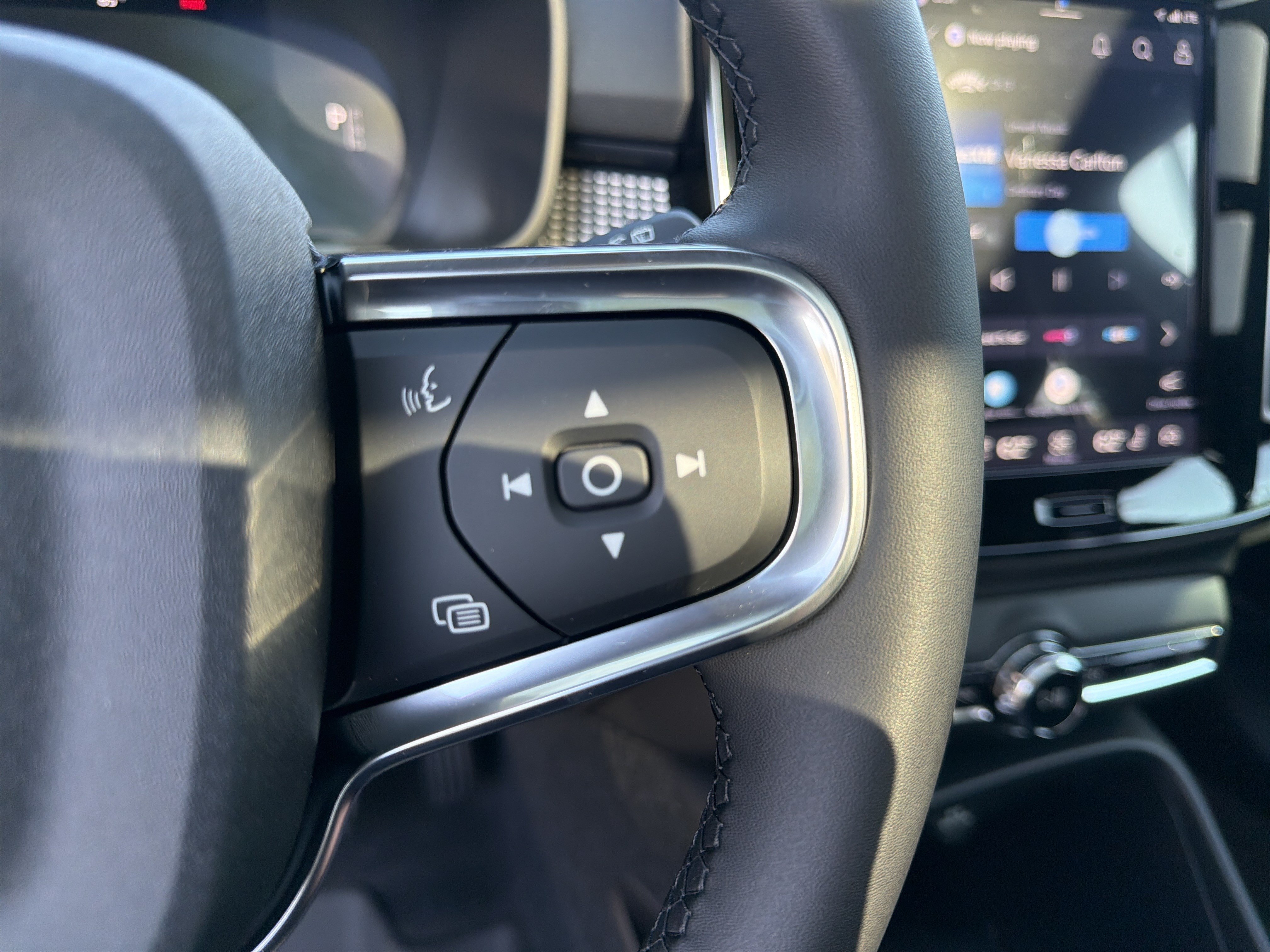 New 2026 Volvo EX40 Ultra AWD/4WD image 22