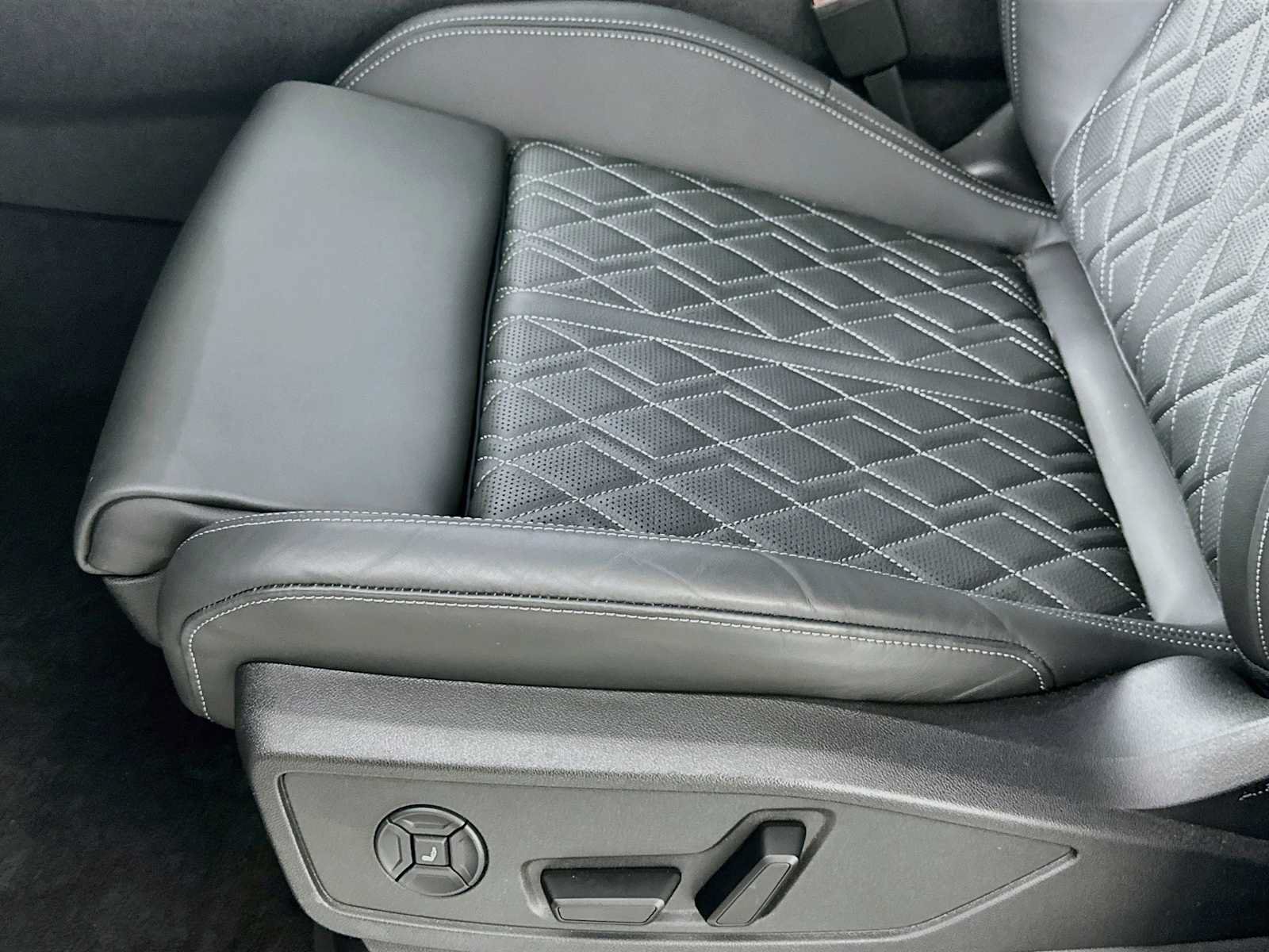 New 2026 Audi SQ5 Premium Plus AWD/4WD image 17