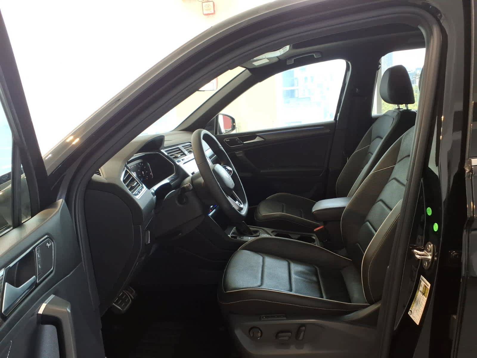 Certified 2022 Volkswagen Tiguan SEL R-Line AWD/4WD image 15