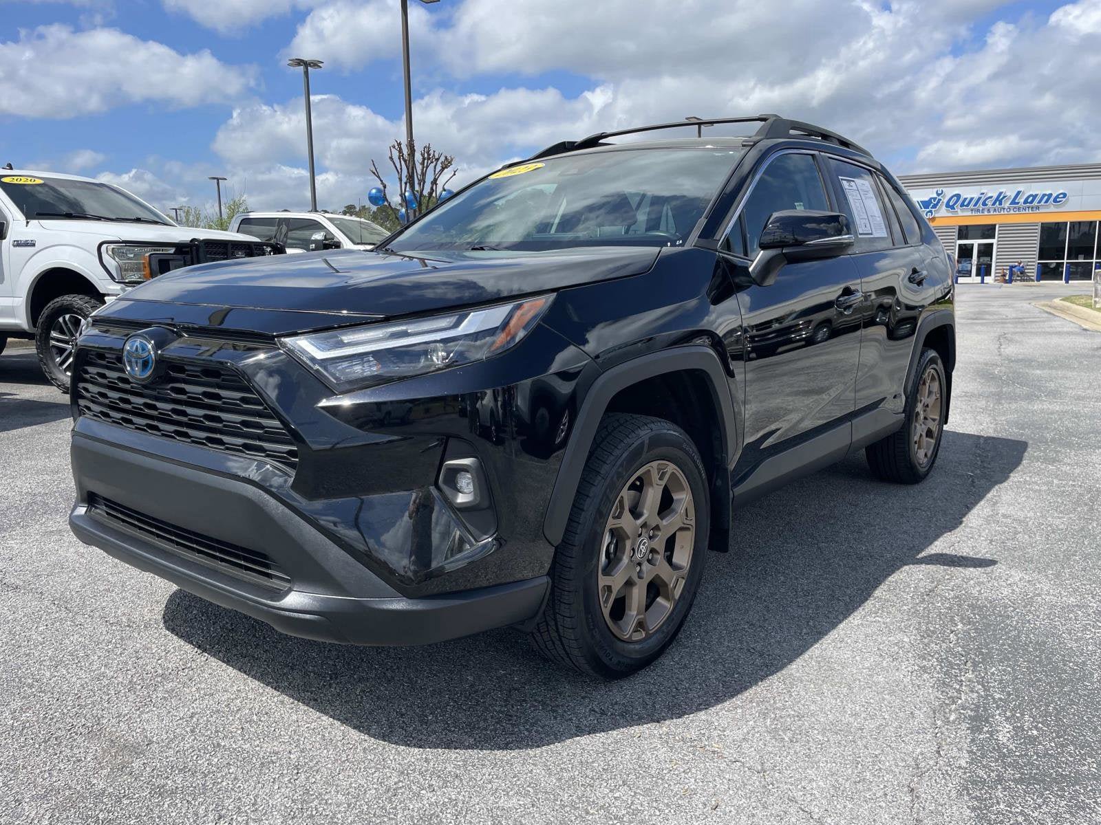 Used 2023 Toyota RAV4 AWD Hybrid image 9